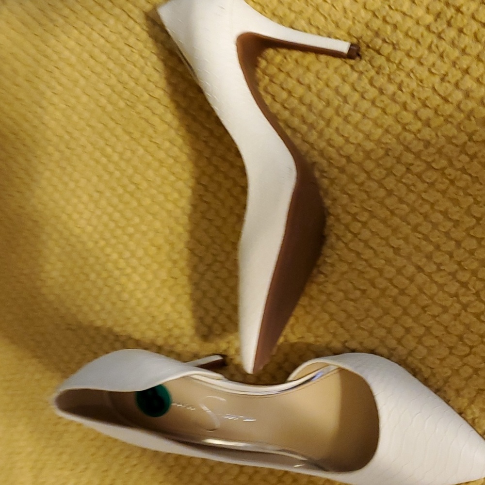 Jessica Simpson white 3.5 inch heel shoe, new with tags, no box